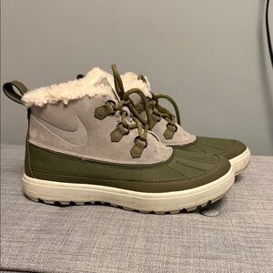 Nike Olive and Beige Fur-Lined Boots